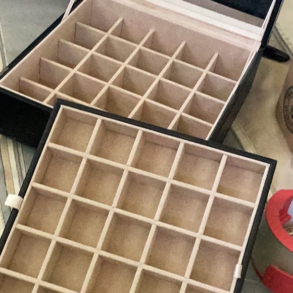 Glenor Co. THE ULTIMATE JEWELRY BOX earring and maybe rings I would say final $ - Picture 6 of 12